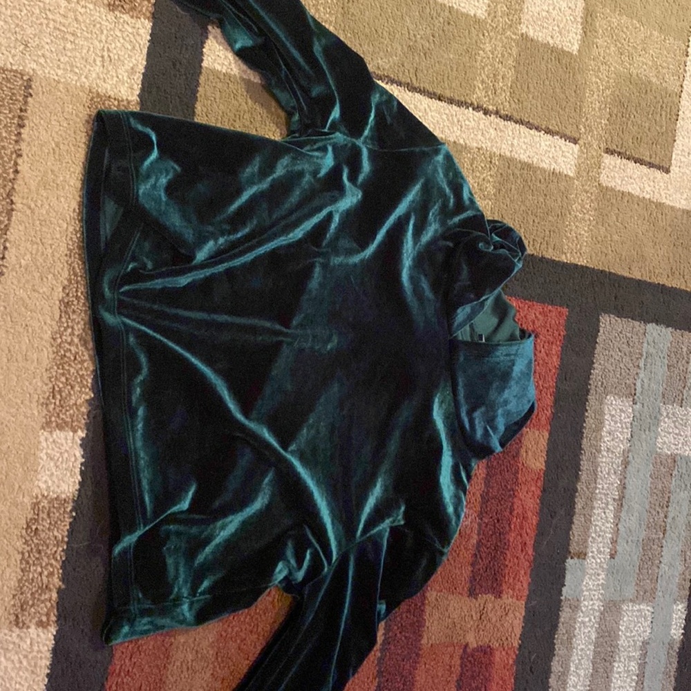 cropped hoodie